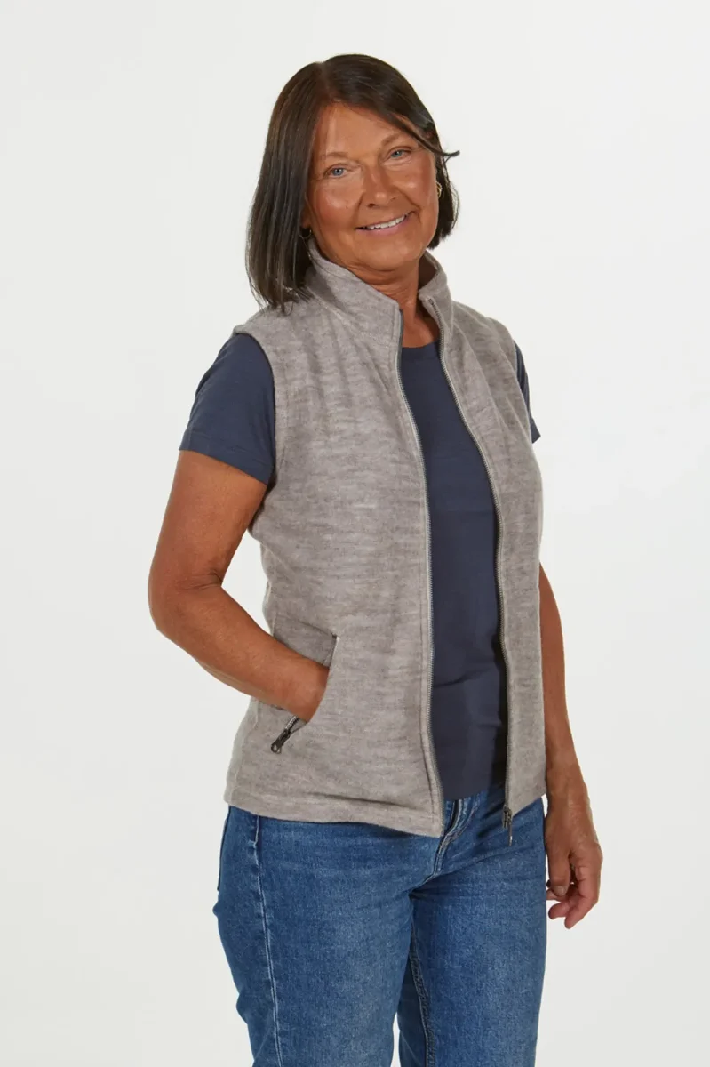 FLORA VEST, 60% FILTAD ULL, 40% LYOCELL — BLACK - Bild 4