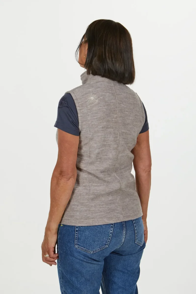 FLORA VEST, 60% FILTAD ULL, 40% LYOCELL — BLACK - Bild 5