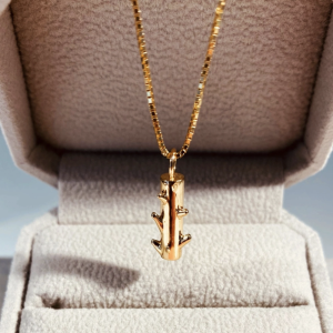 Fig Tree Necklace Gold